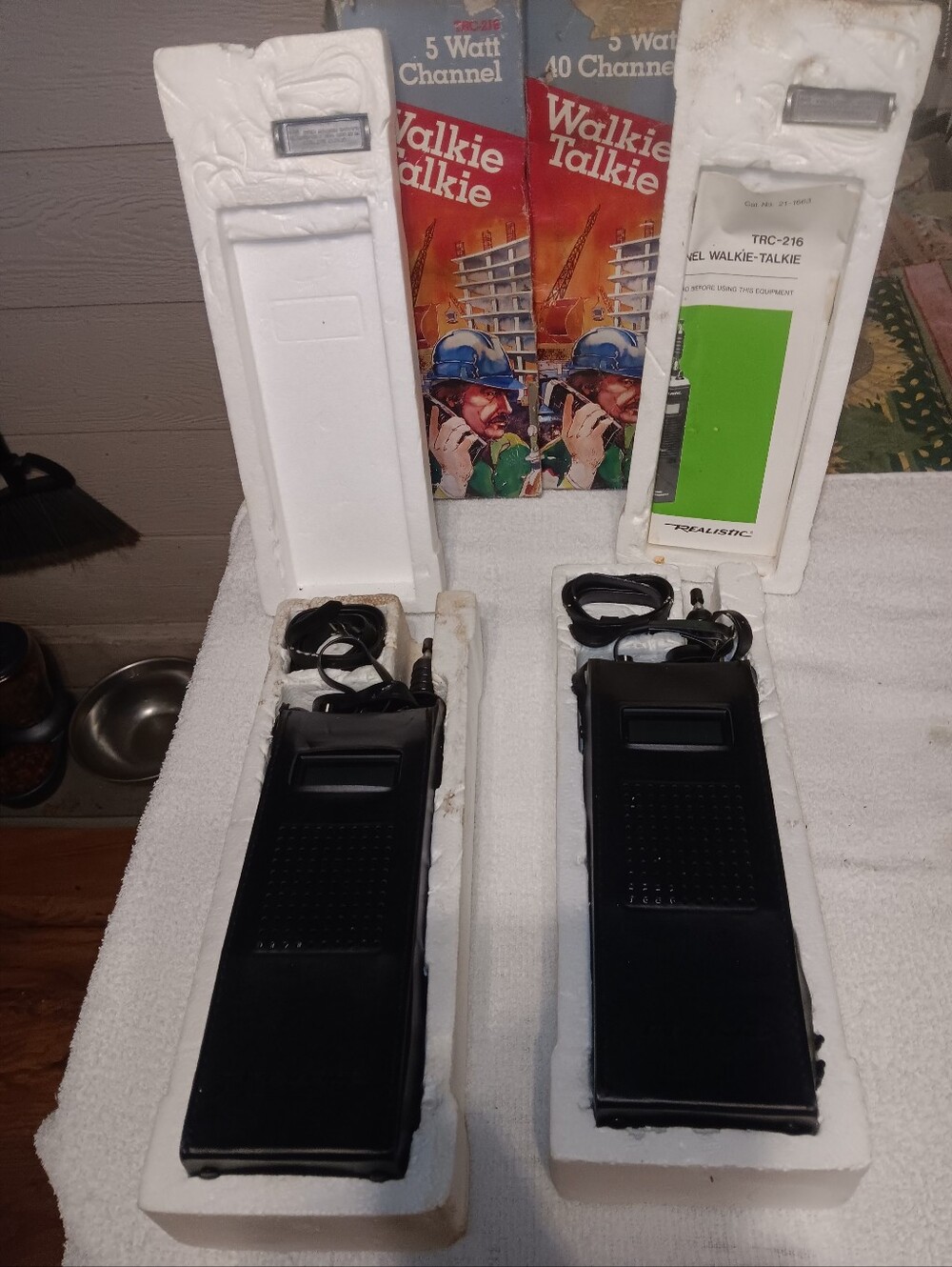 VINTAGE Realistic® TRC-216 40 Channel 5W CB Walkie Talkie NOS Set Of 2